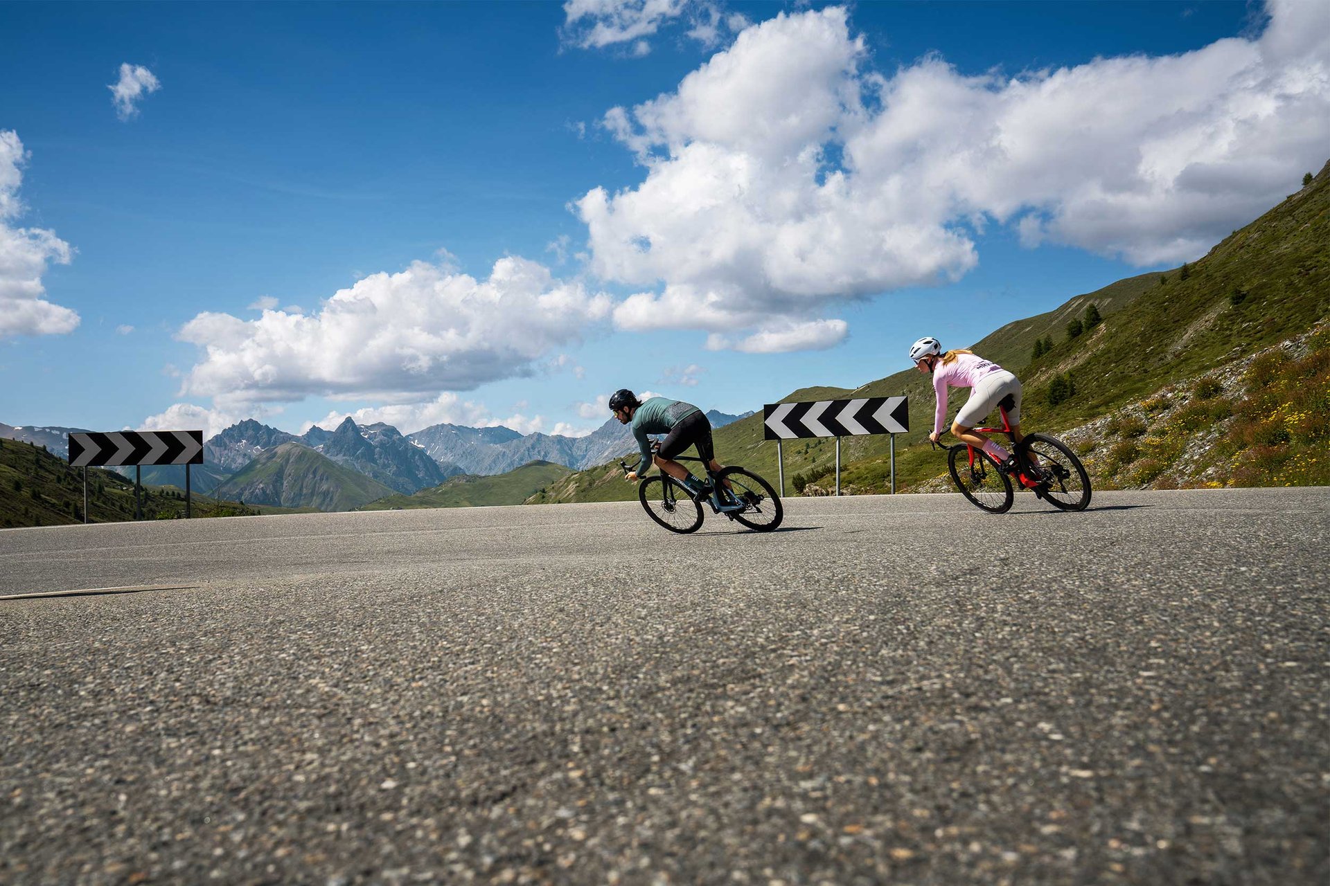 roadbike-2500x1667