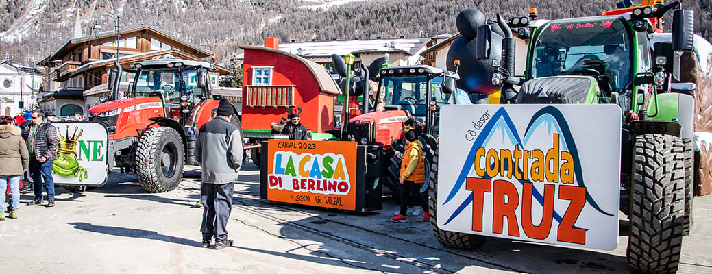 AT CARNIVAL, LIVIGNO IS PAINTED IN A THOUSAND COLOURS AMONG GAMES, CHALLENGES AND APPOINTMENTS TO RELIVE THE TRADITIONS OF THE PAST..